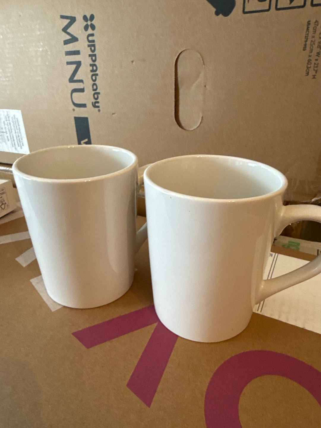 Set of 2 White Ceramic Mugs