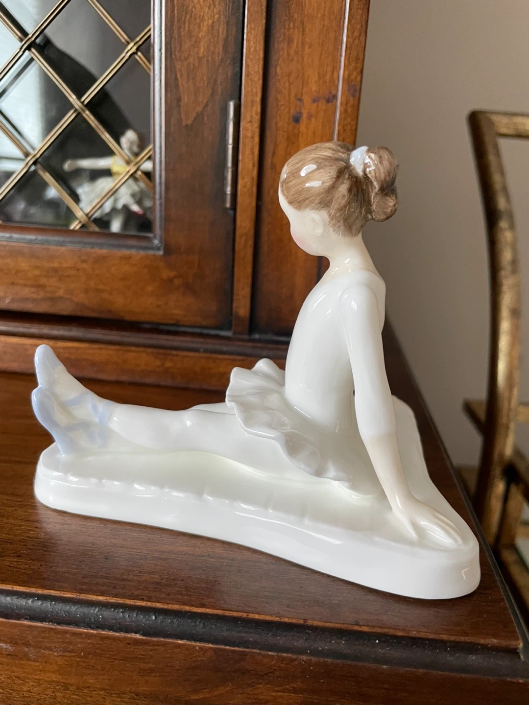 Royal Doulton "Stage Struck"  Figurine - photo 2
