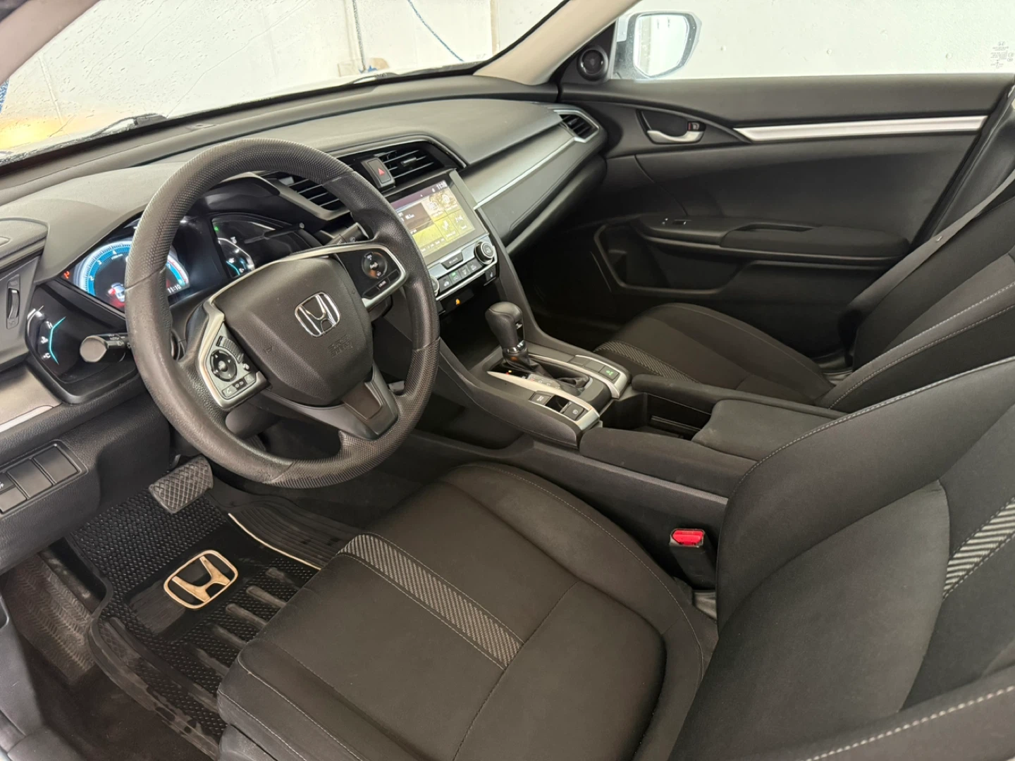 White Honda Civic LX 2017 - photo 4
