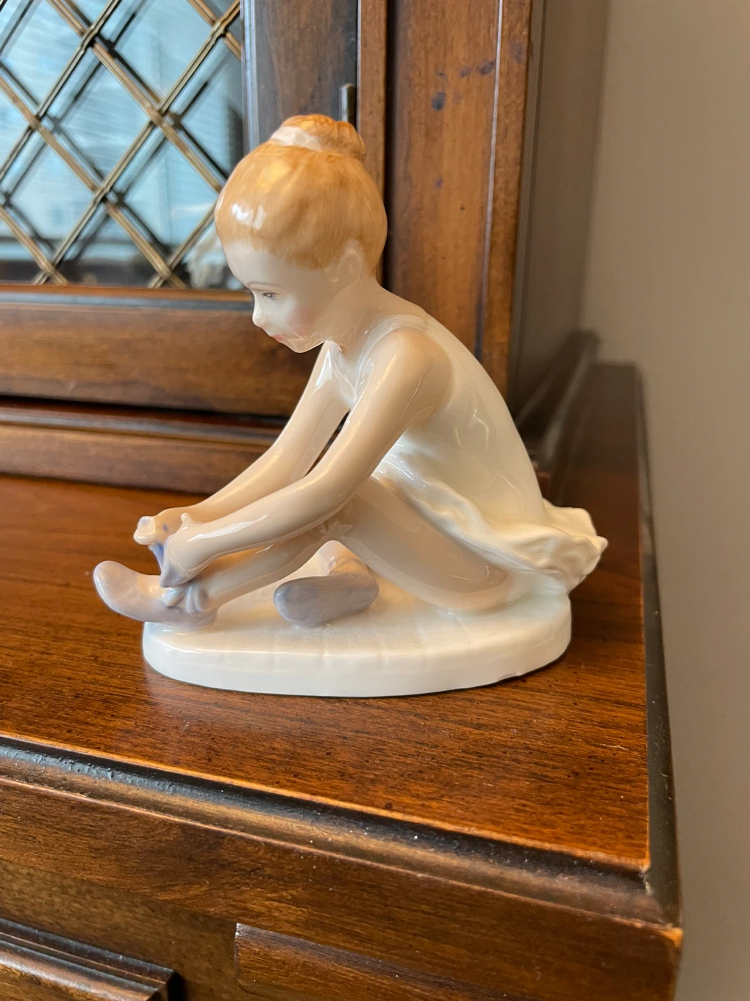 Royal Doulton "Ballet Shoes" Figurine - photo 2