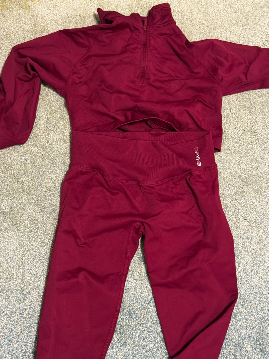 DFYNE Winter Berry Impact Crop Zippy & Leggings Set - photo 3