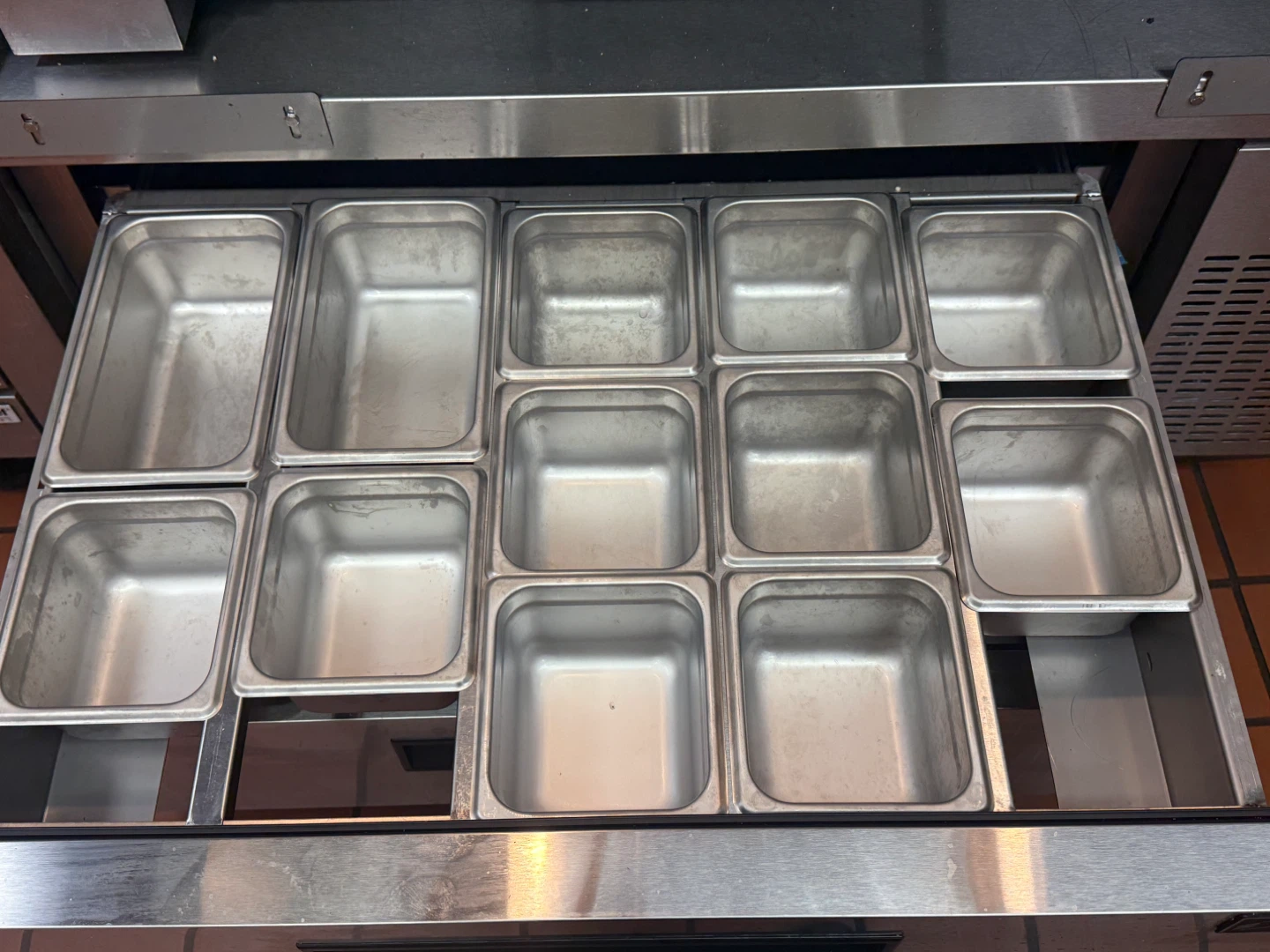 Dukers-Dayton Stainless Steel Refrigerated - photo 2
