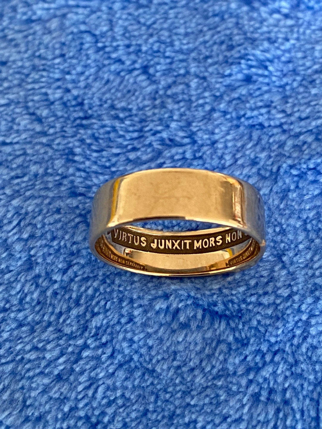 14k Gold Ring with Engraving - photo 2