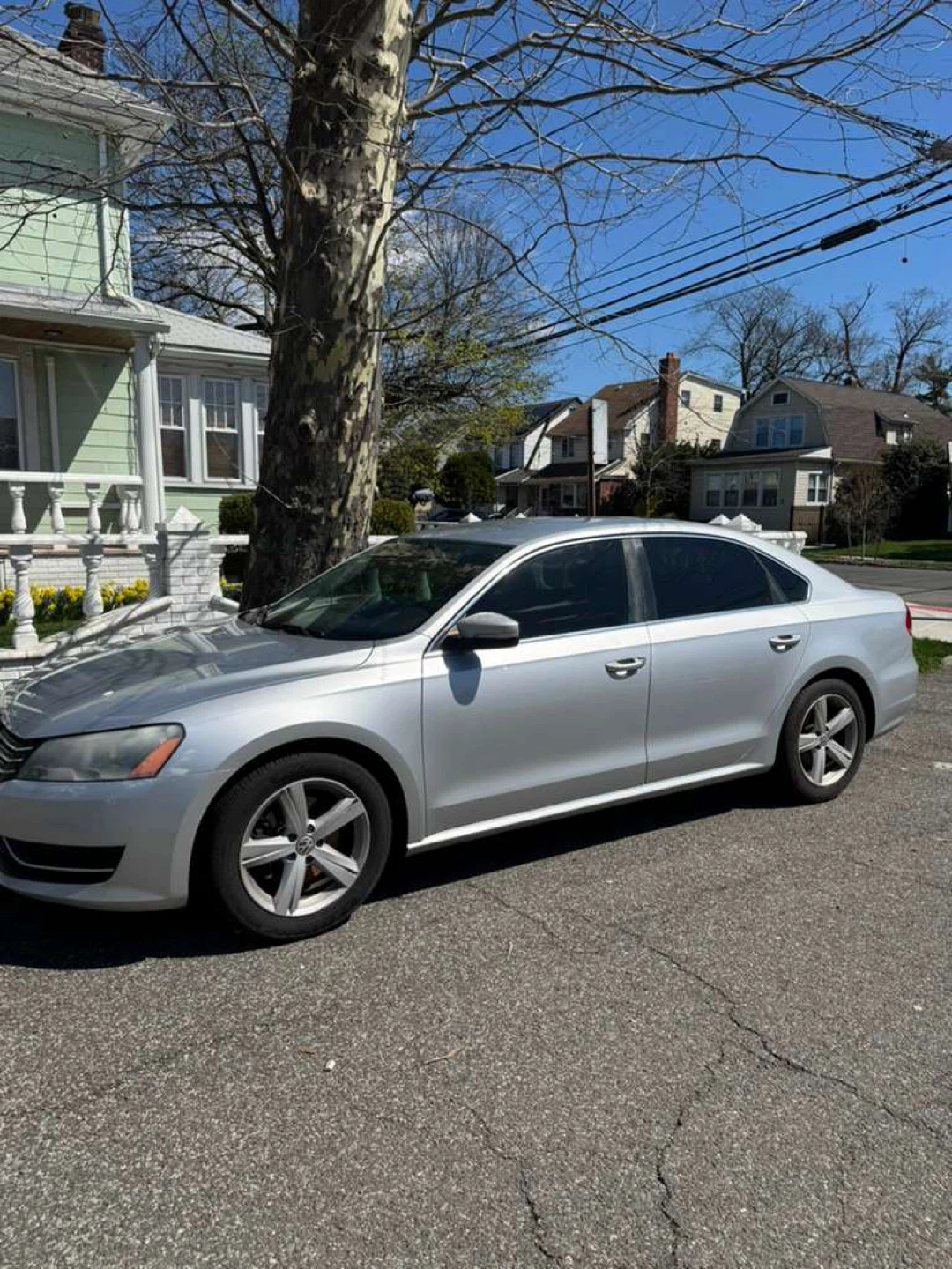 Silver Volkswagen Passat Sedan - photo 2