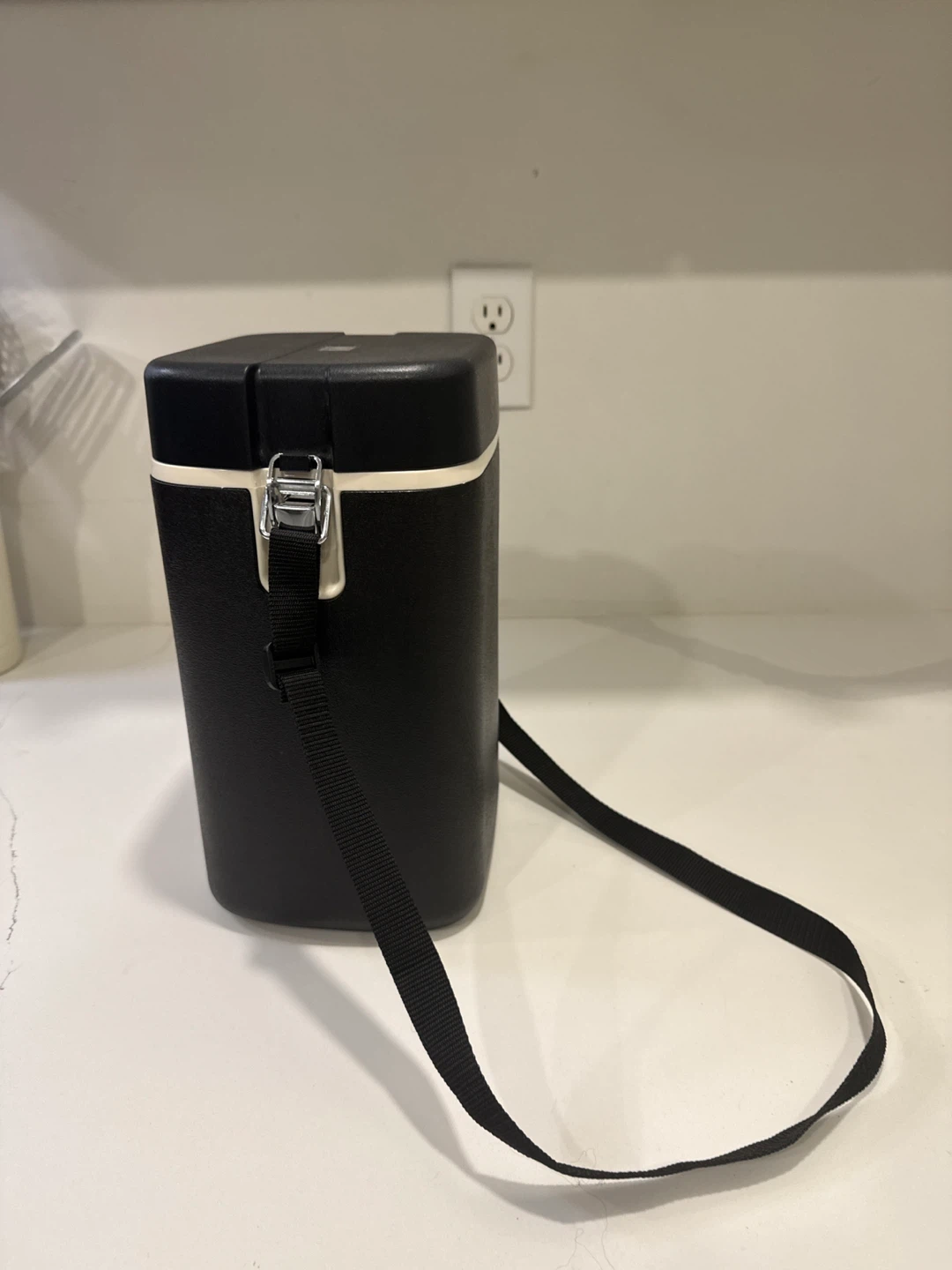 Moving sale Insulated Lunch Carrier / Food Thermos Set