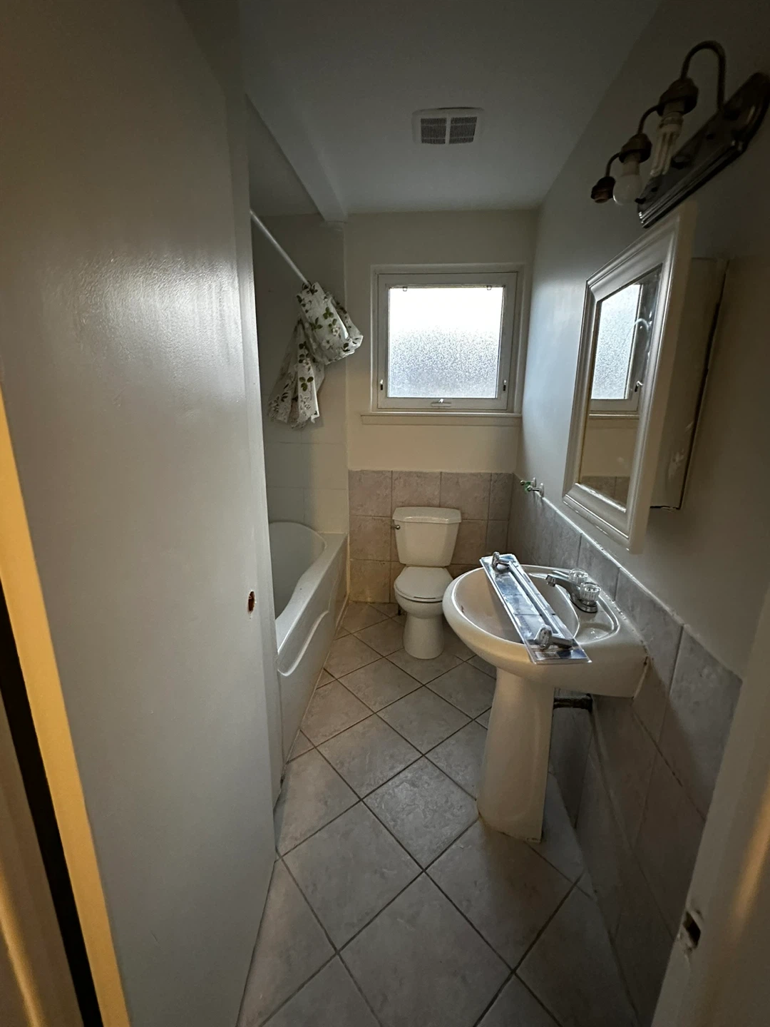 3 bedroom bungalow for rent - photo 5