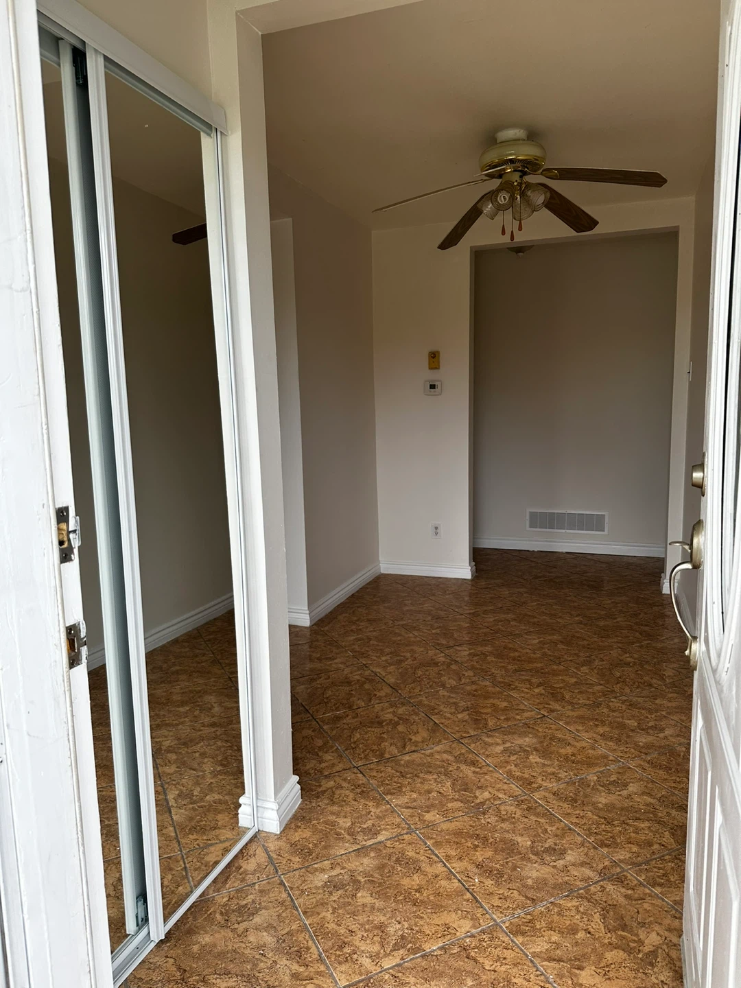 3 bedroom bungalow for rent - photo 3