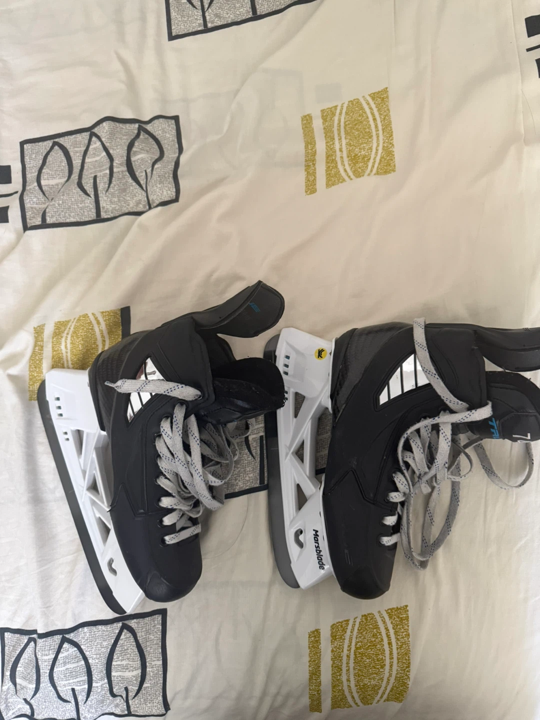 TRUE Hockey Skates size 5 fit 2 - photo 2