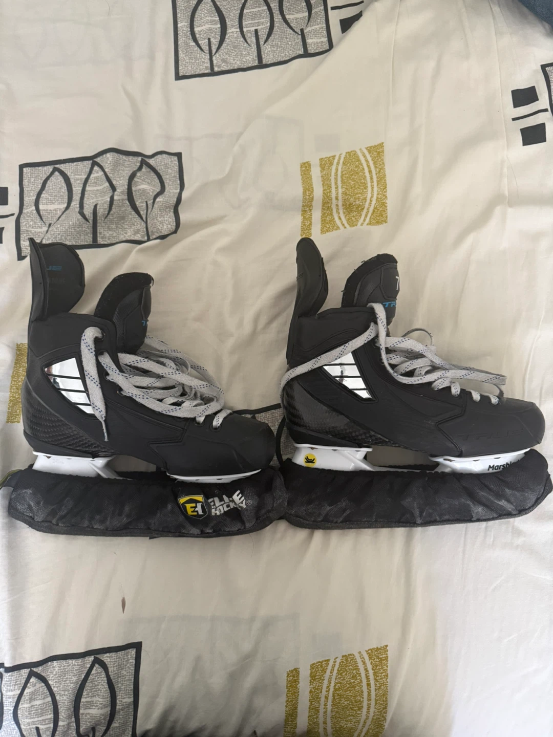 TRUE Hockey Skates size 5 fit 2