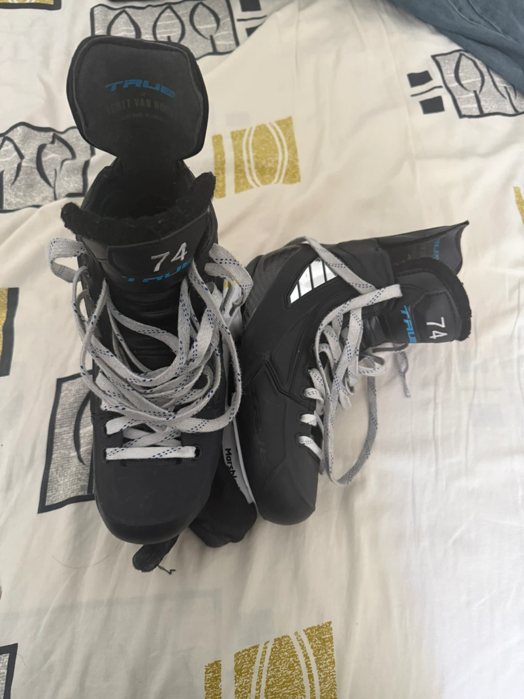 TRUE Hockey Skates size 5 fit 2 - photo 3