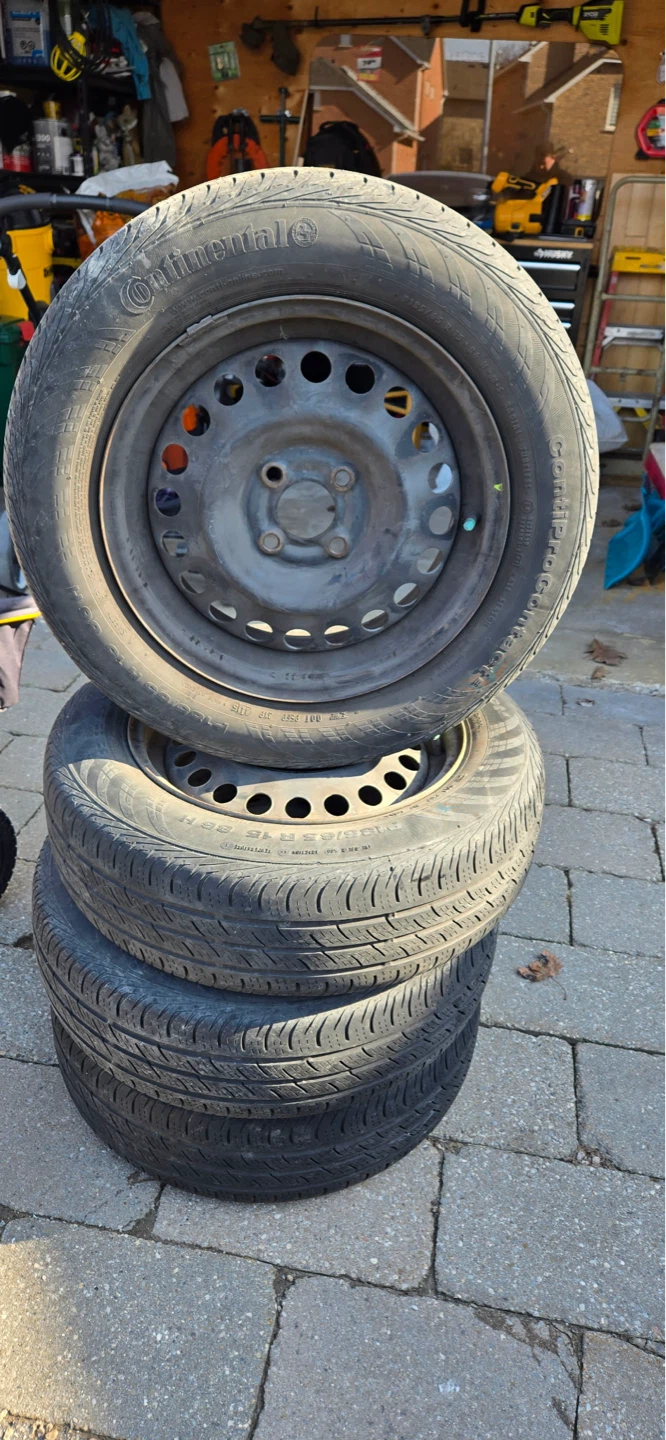 Continental P185/65R15 Tires (Set of 4)