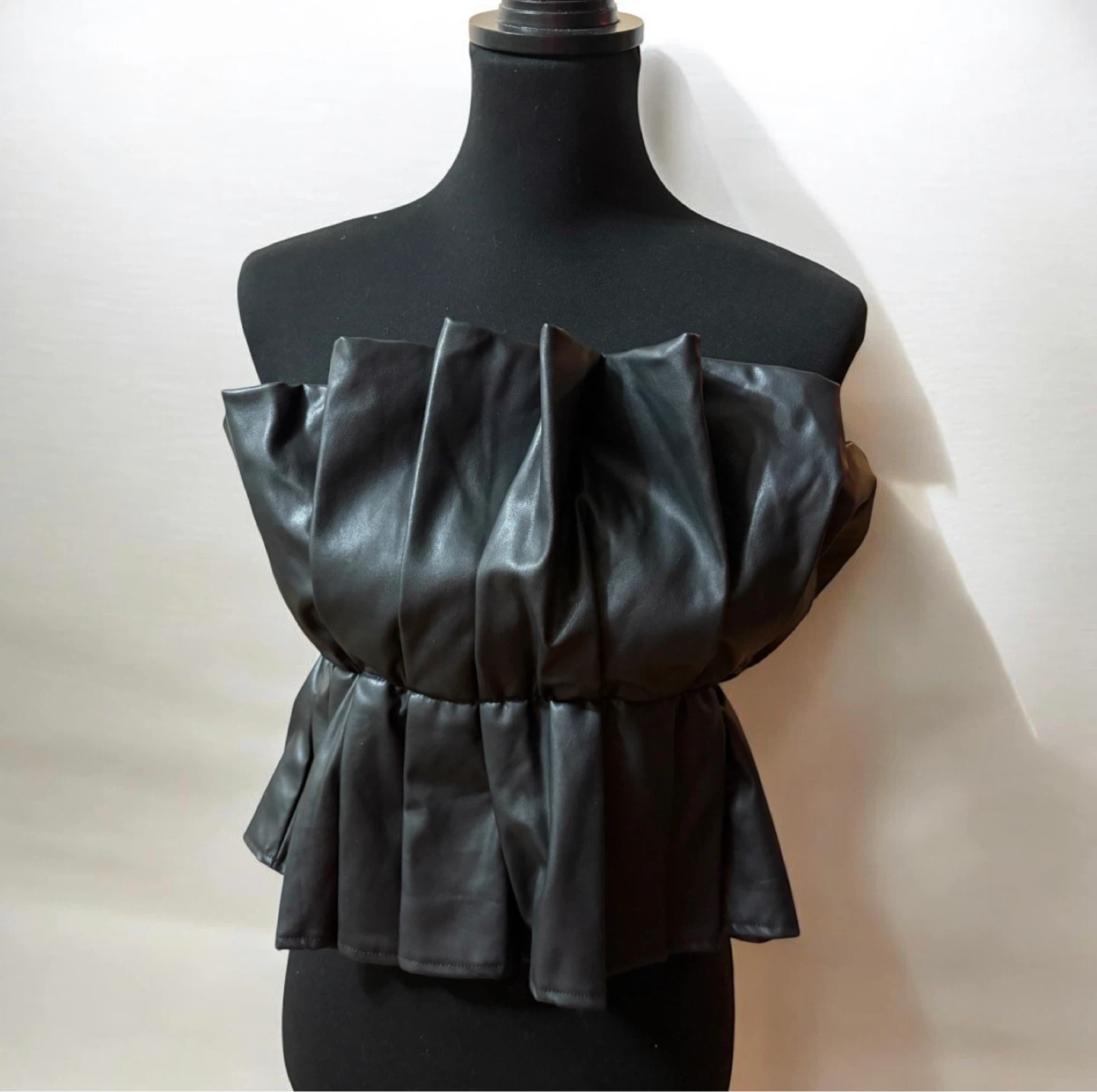 DO+BE Black Faux Leather Ruffle Top - Size S - photo 3