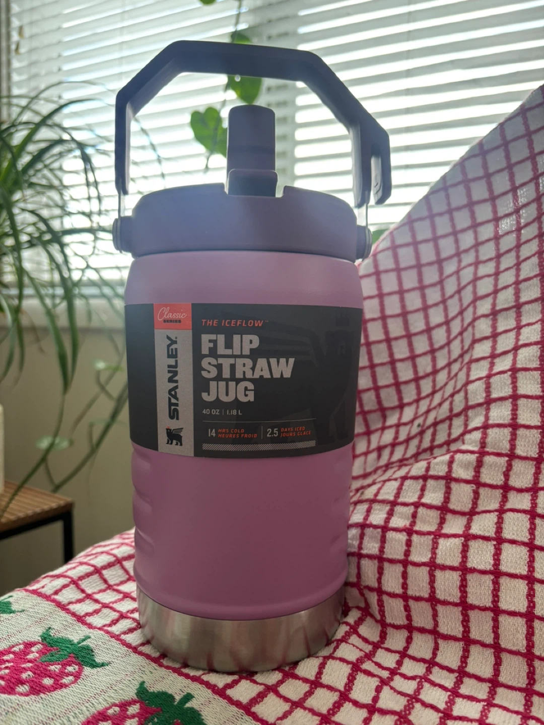Stanley The IceFlow Flip Straw Jug 40 oz Lilac