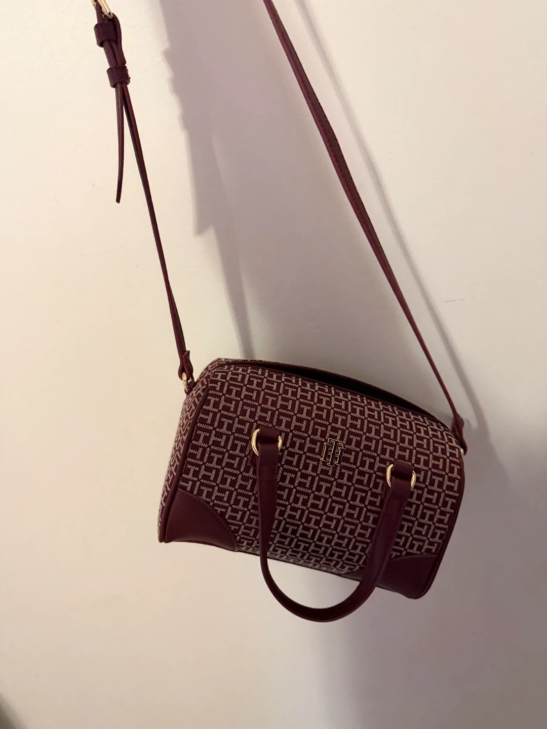 New Tommy Hilfiger crossbody bag / handbag