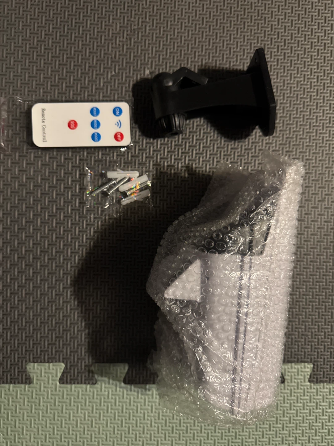 Solar Sensor Light with Remote Control - photo 2
