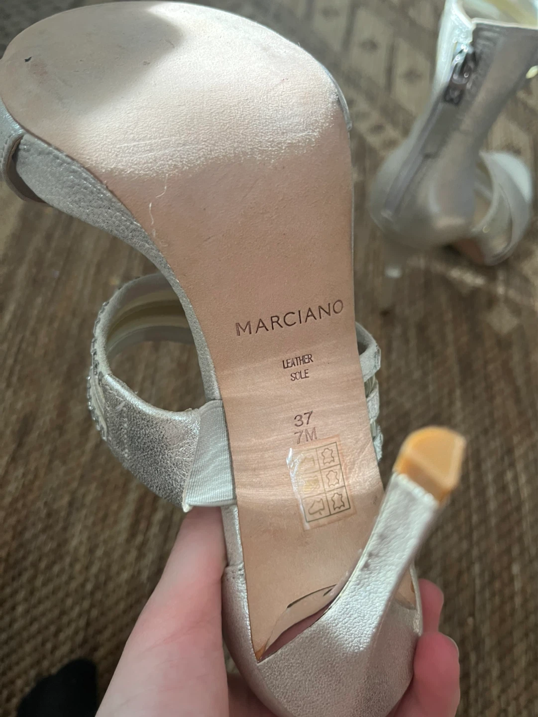 GUESS by Marciano Heels - photo 4