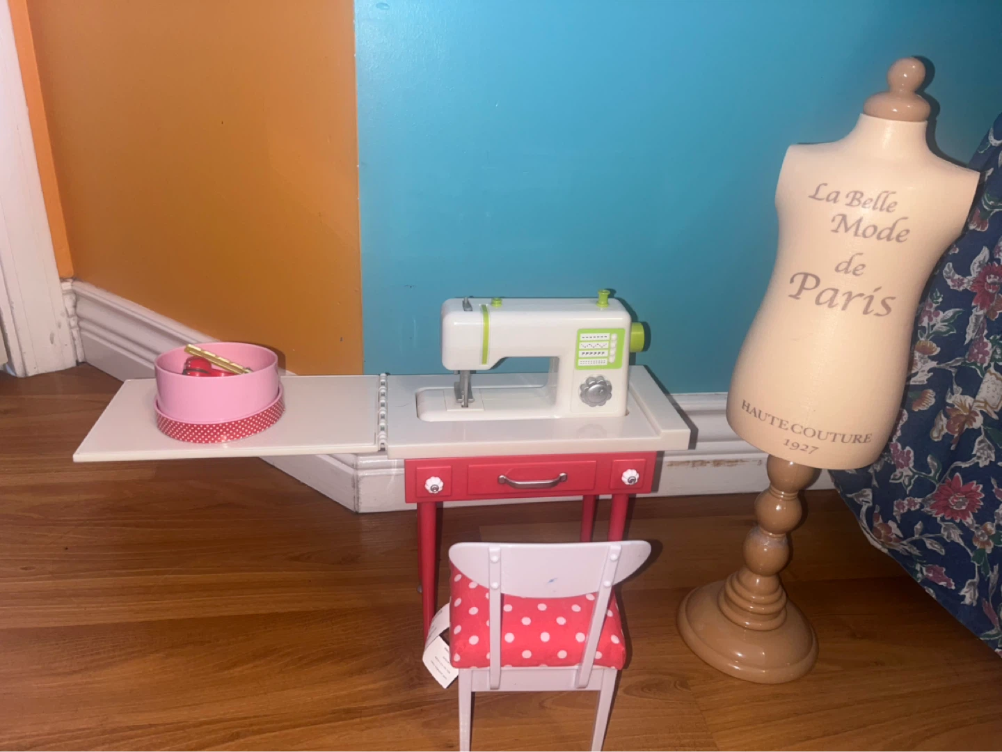 Our Generation (OG) dolls « It Seams Perfect » incomplete set.