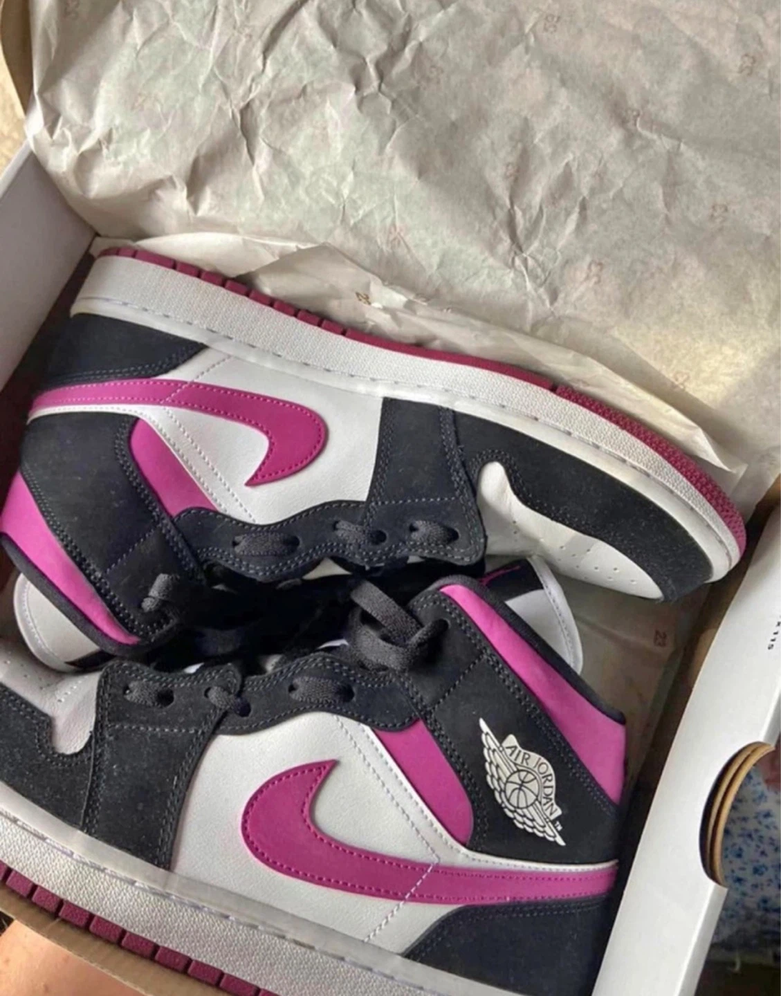 Air Jordan 1 Mid SE GS 'Court Purple'