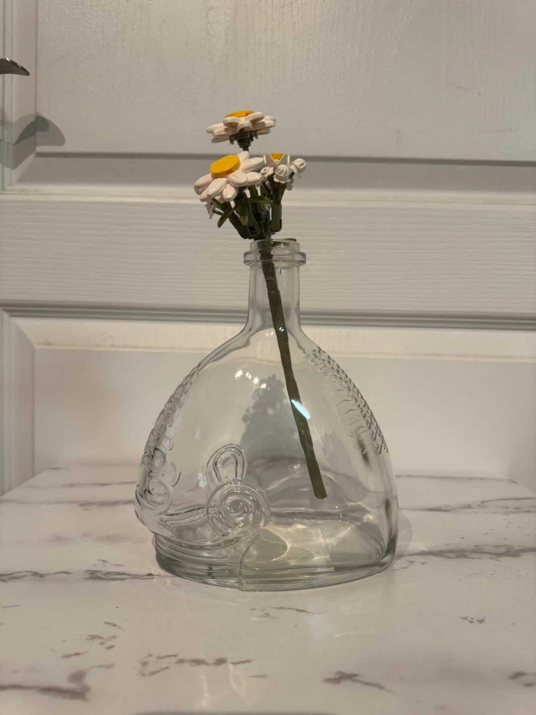 Clear Glass Decorative Vase with Fish Design