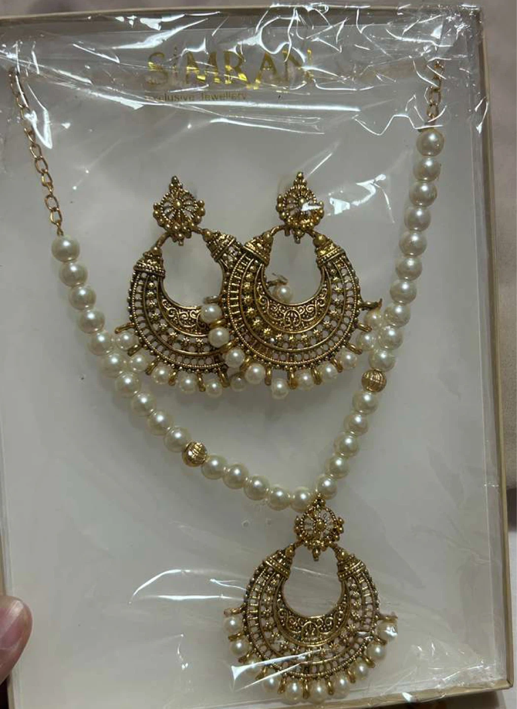 Pearl Necklace & Earrings Set