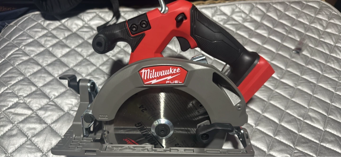 Milwaukee FUEL Circular Saw - photo 2