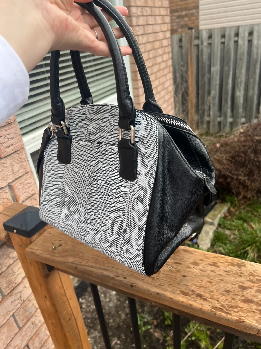 Like new Nine West Satchel Handbag - photo 3
