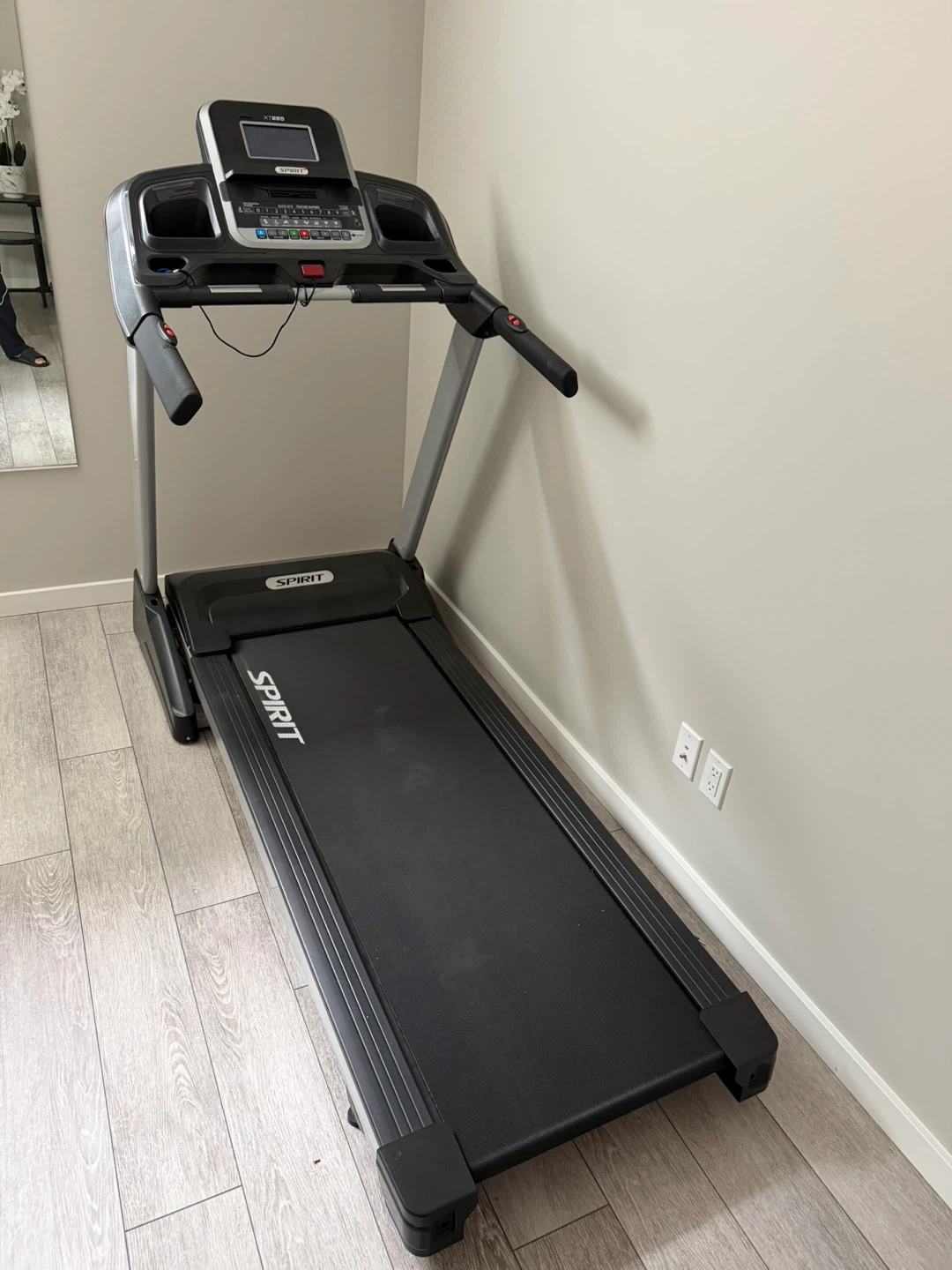 Spirit XT285 Treadmill - photo 2