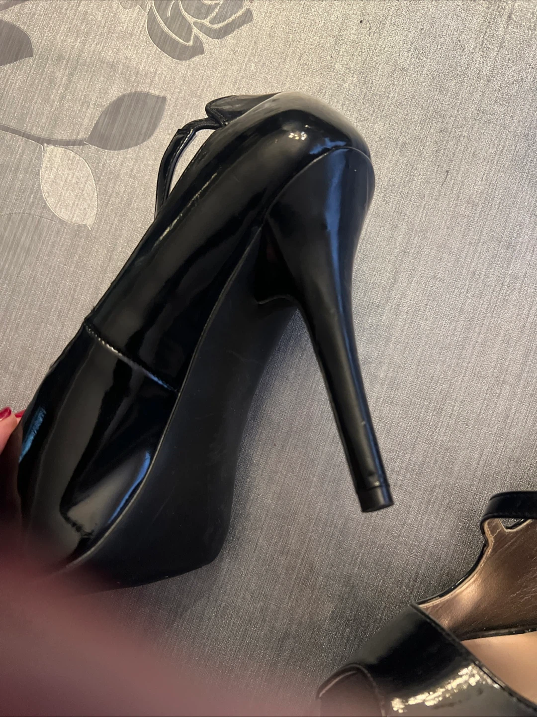 Steve Madden Women's Black Patent Heels Size 8 1/2 - photo 4