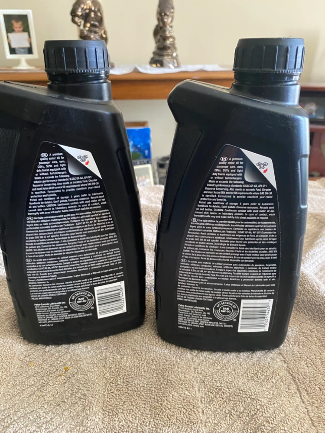 3 NEW 5-W-30 DOUBLE SEALED ENGINE OIL - photo 2