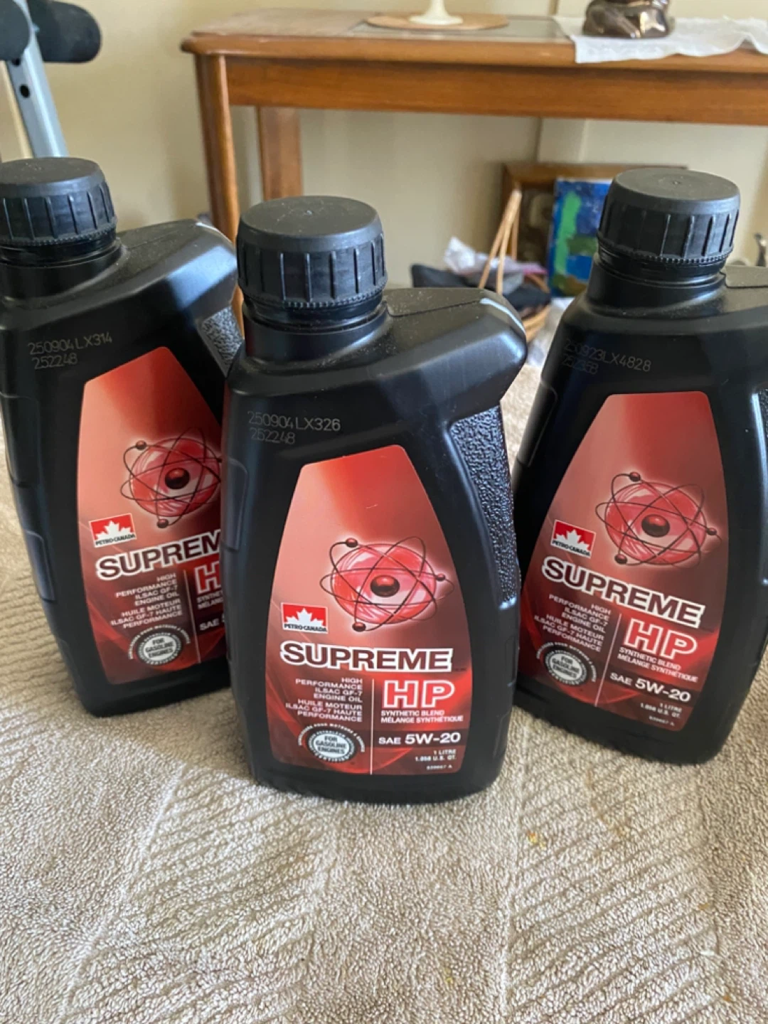 4 NEW 5-W-20 SINGLE LTRS. SYNTHETIC BLEND ENGINE OIL