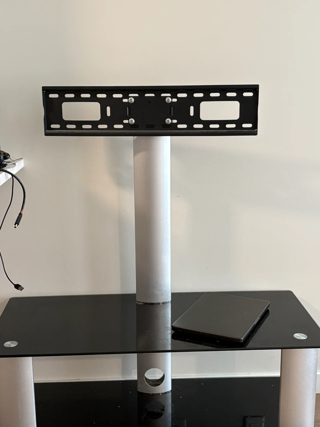 Led stand 70 inch to 75 inch