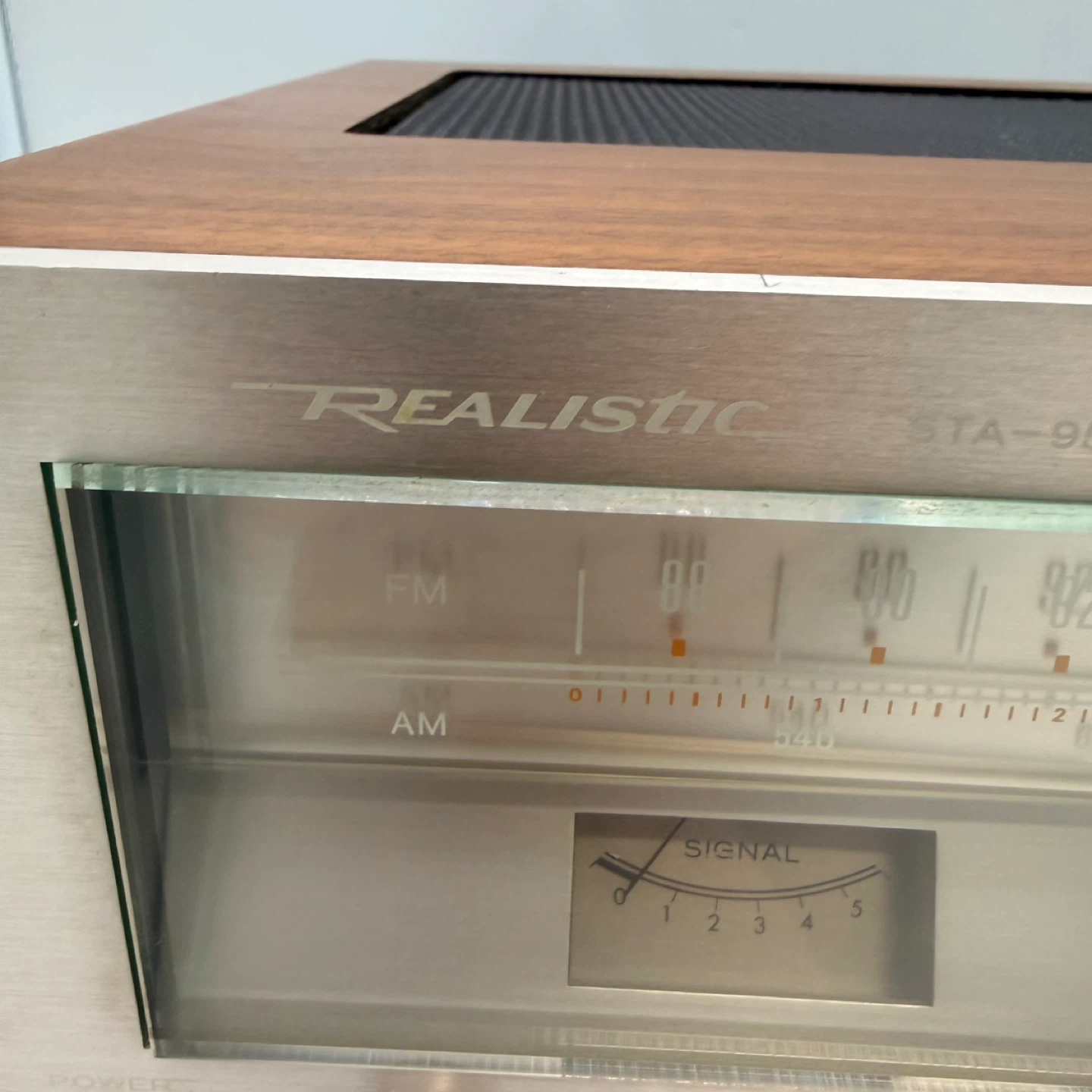 Realistic STA-95 AM/FM Stereo Receiver - photo 3
