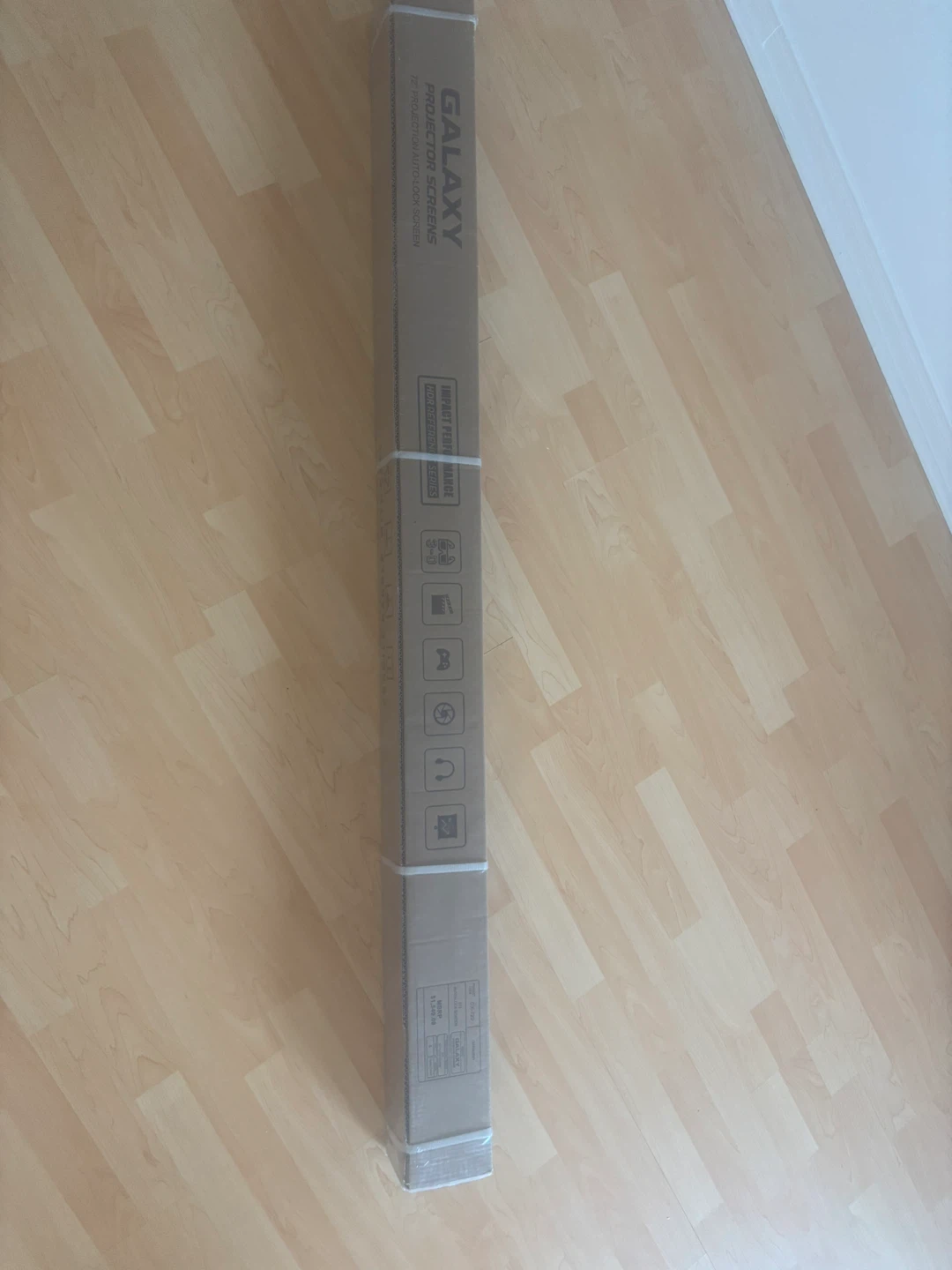 Galaxy R72 GX-720 Auto-Lock Projector Screen