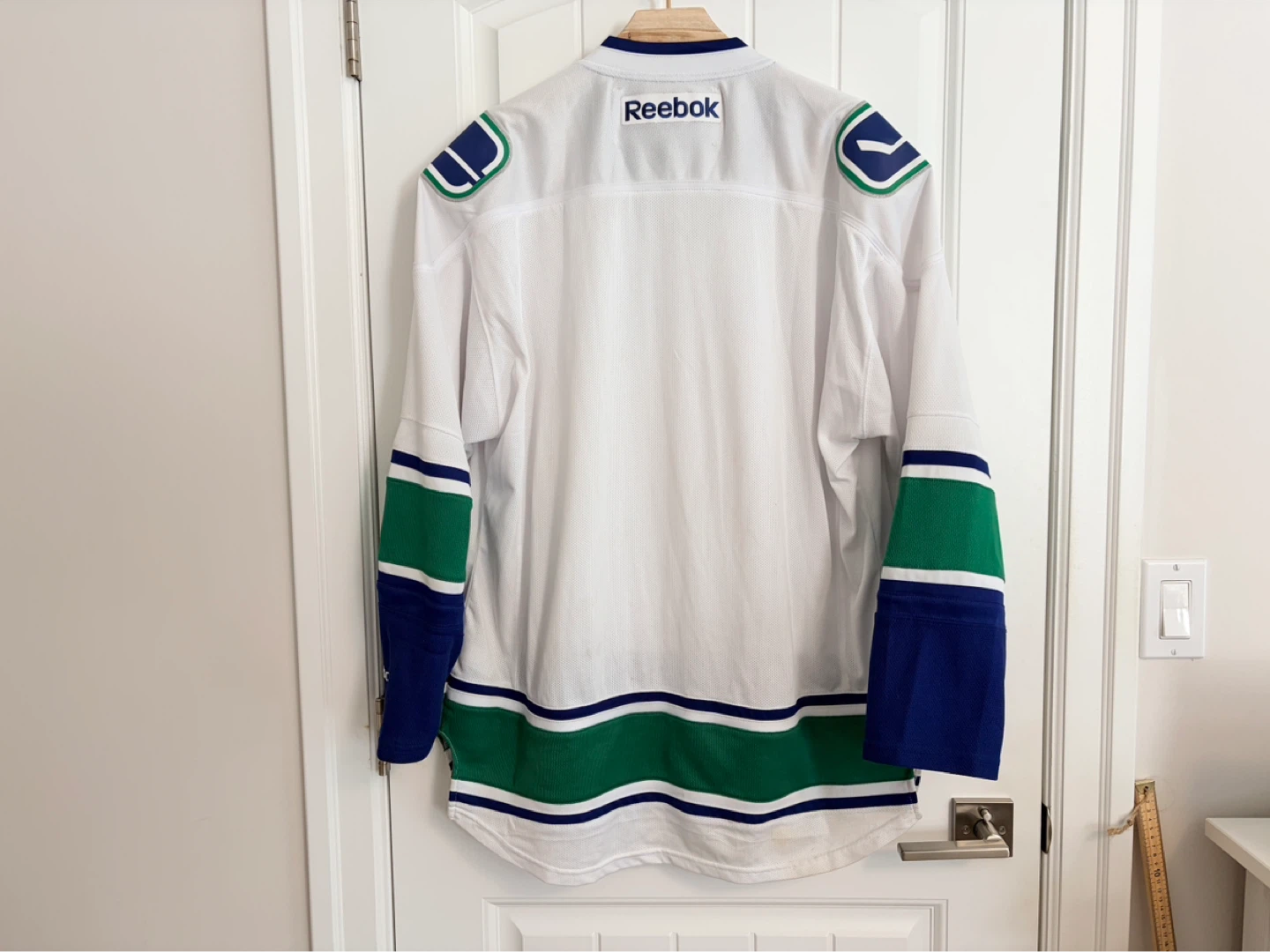 Authentic Reebok Vancouver Canucks White Orca Jersey Size XL - photo 5