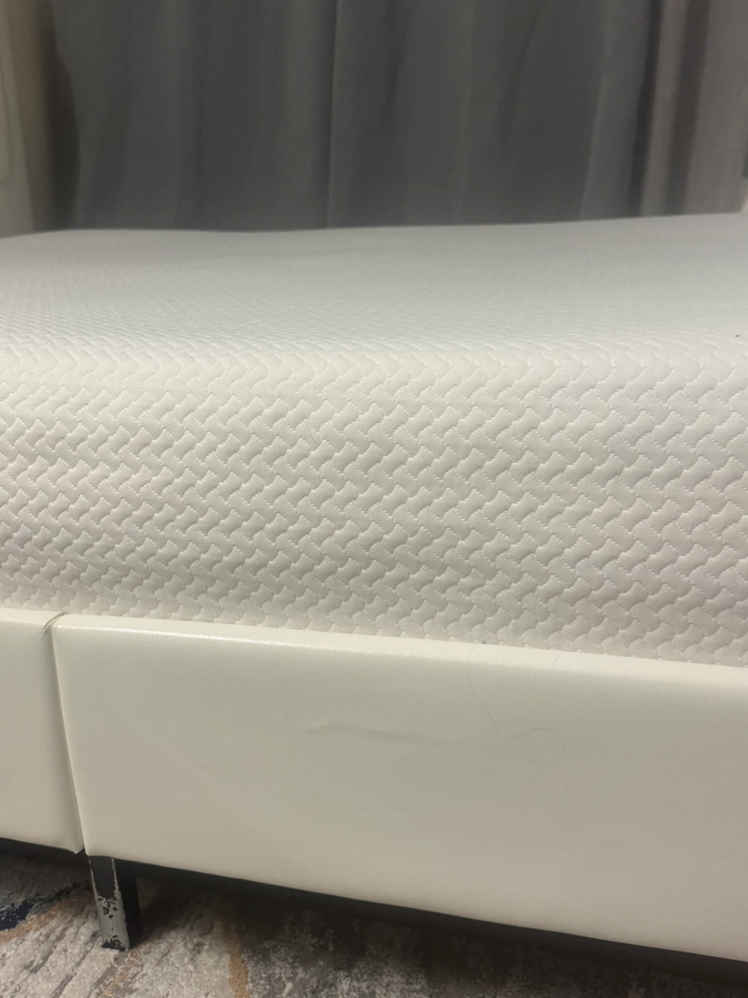 White Queen Size Mattress - photo 2