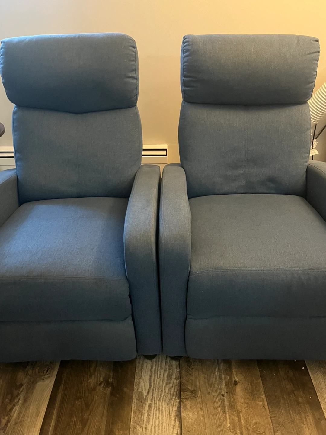 MOVING SALE!! Set of 2 recliners for sale!
