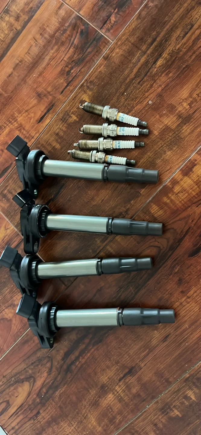 Set of 4 Ignition Coils and 4 Spark Plugs
