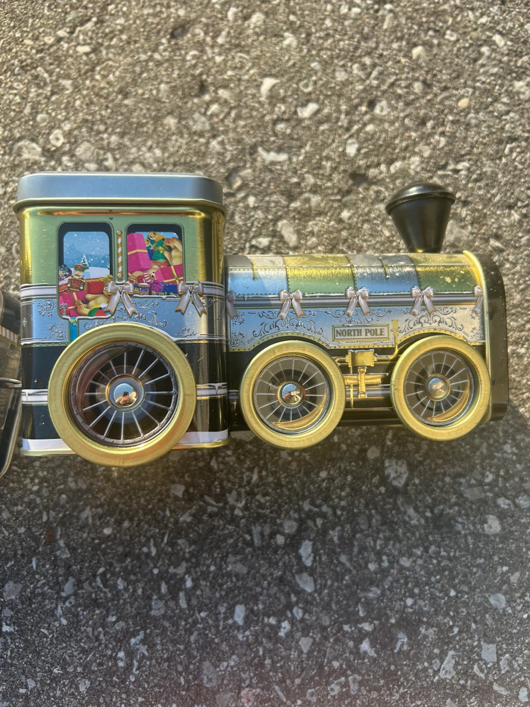 Vintage Santa Express metal Train Tin - photo 4