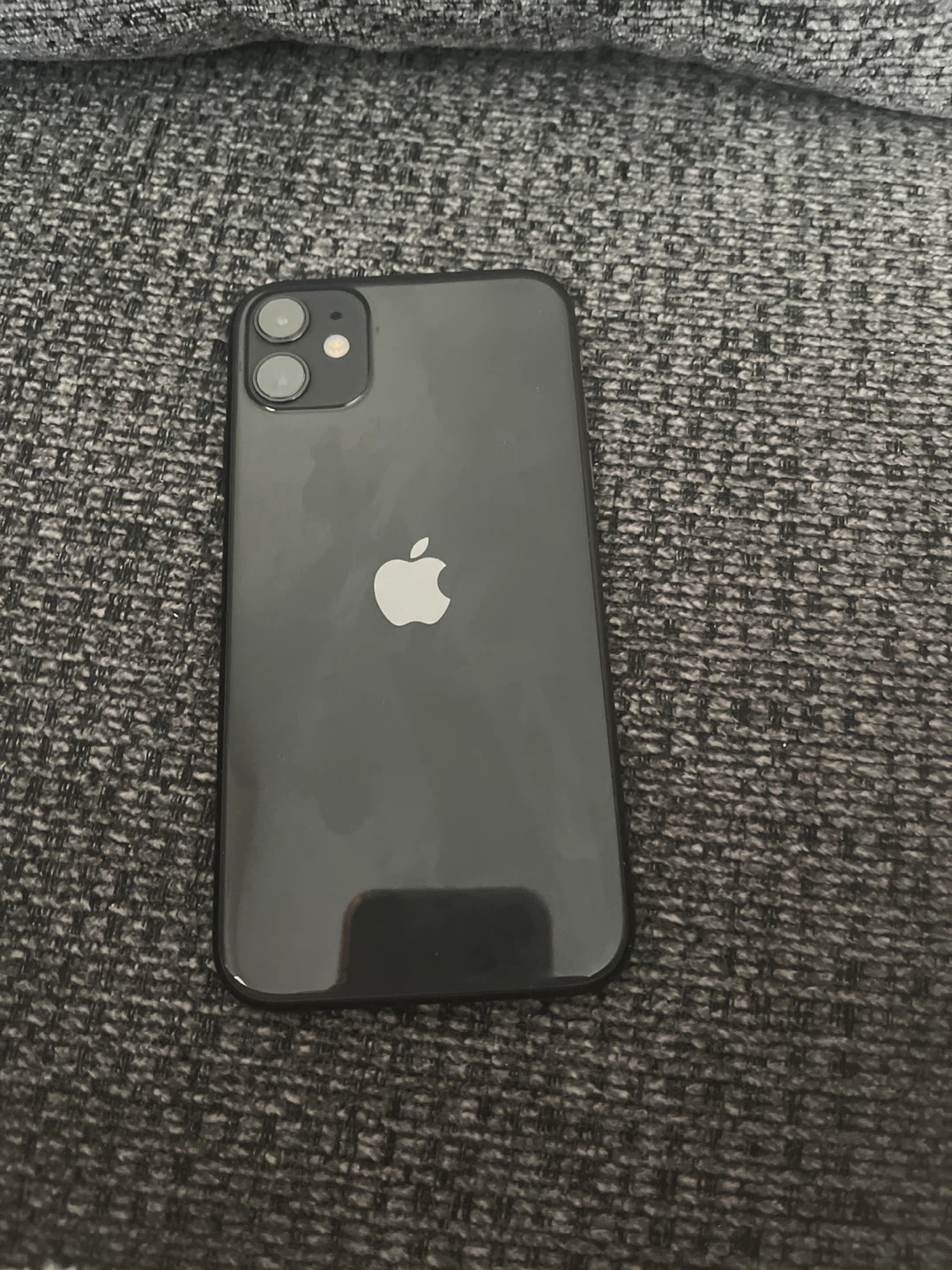 iPhone 11 - Black 64 GB
