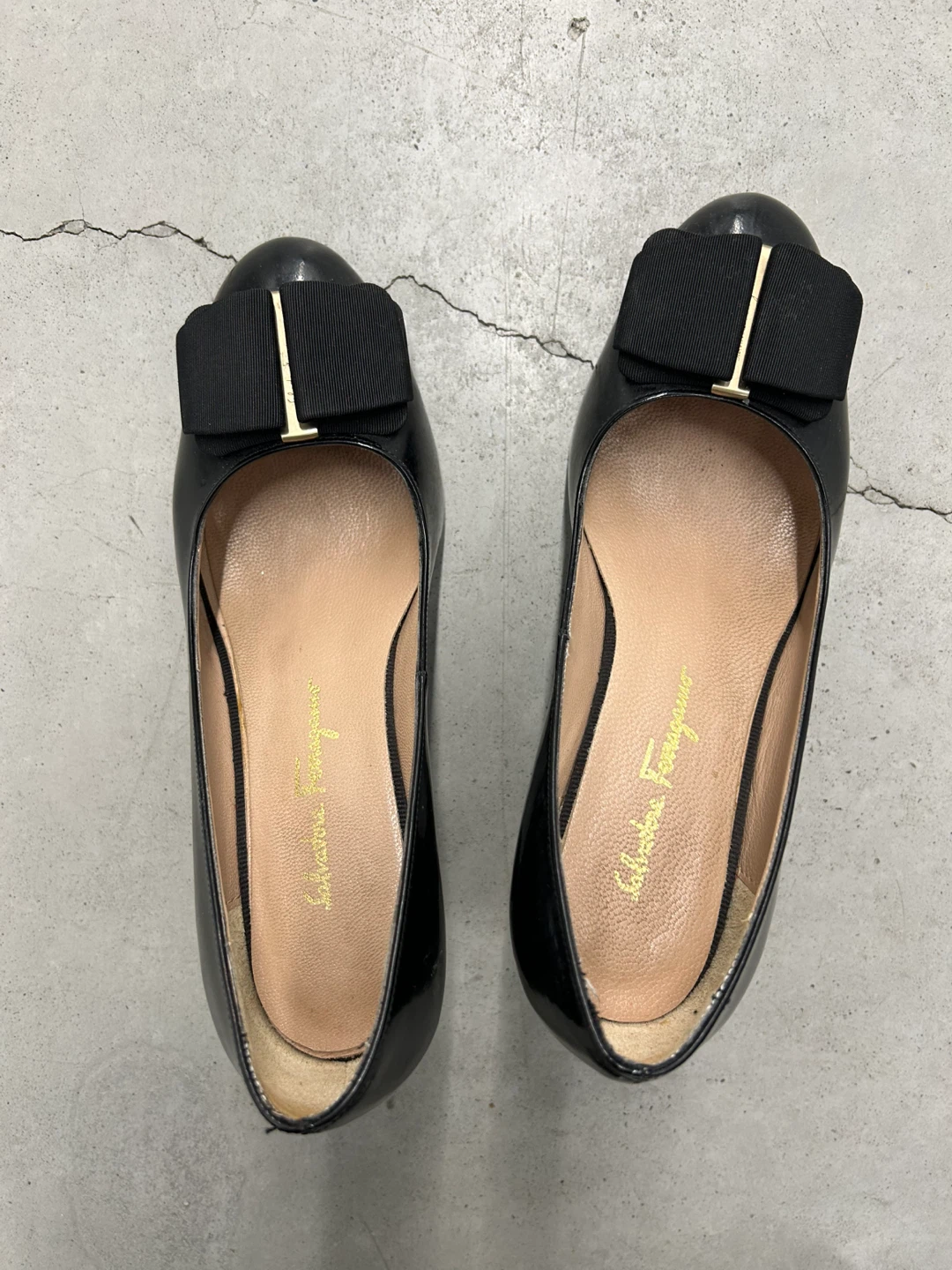 Ferragamo black heels - photo 3