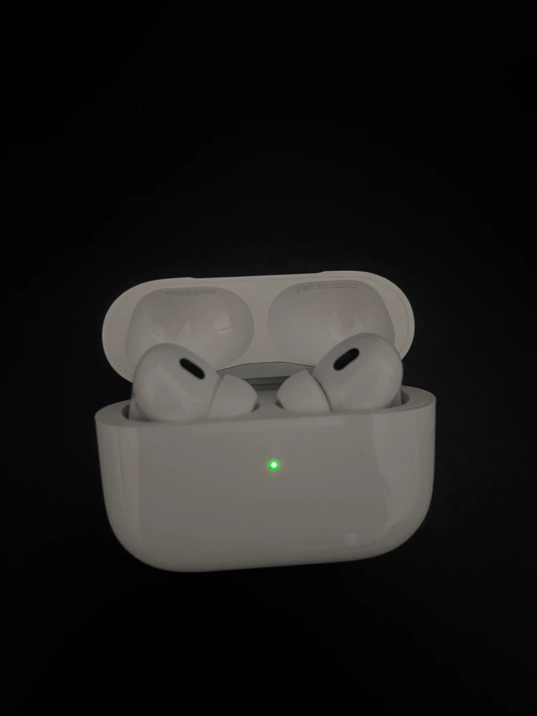 Apple AirPods Pro (2nd Generation) with Charging Case *REPS* - photo 4