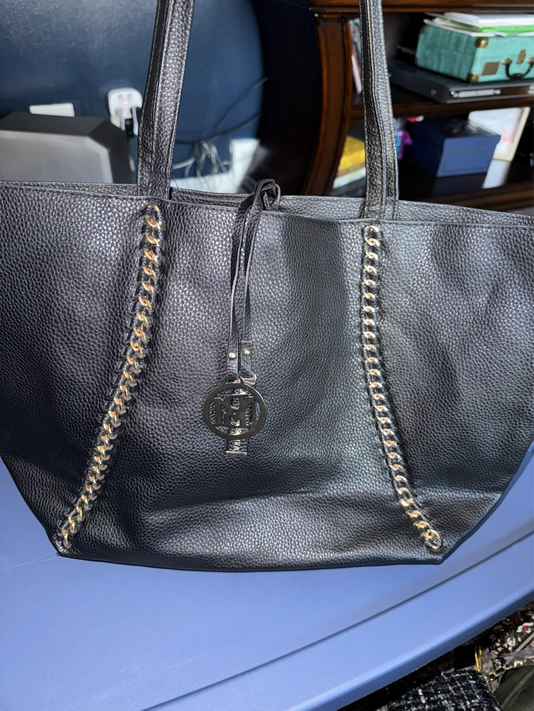 Black Tote Bag with Gold Chain Detail - photo 2