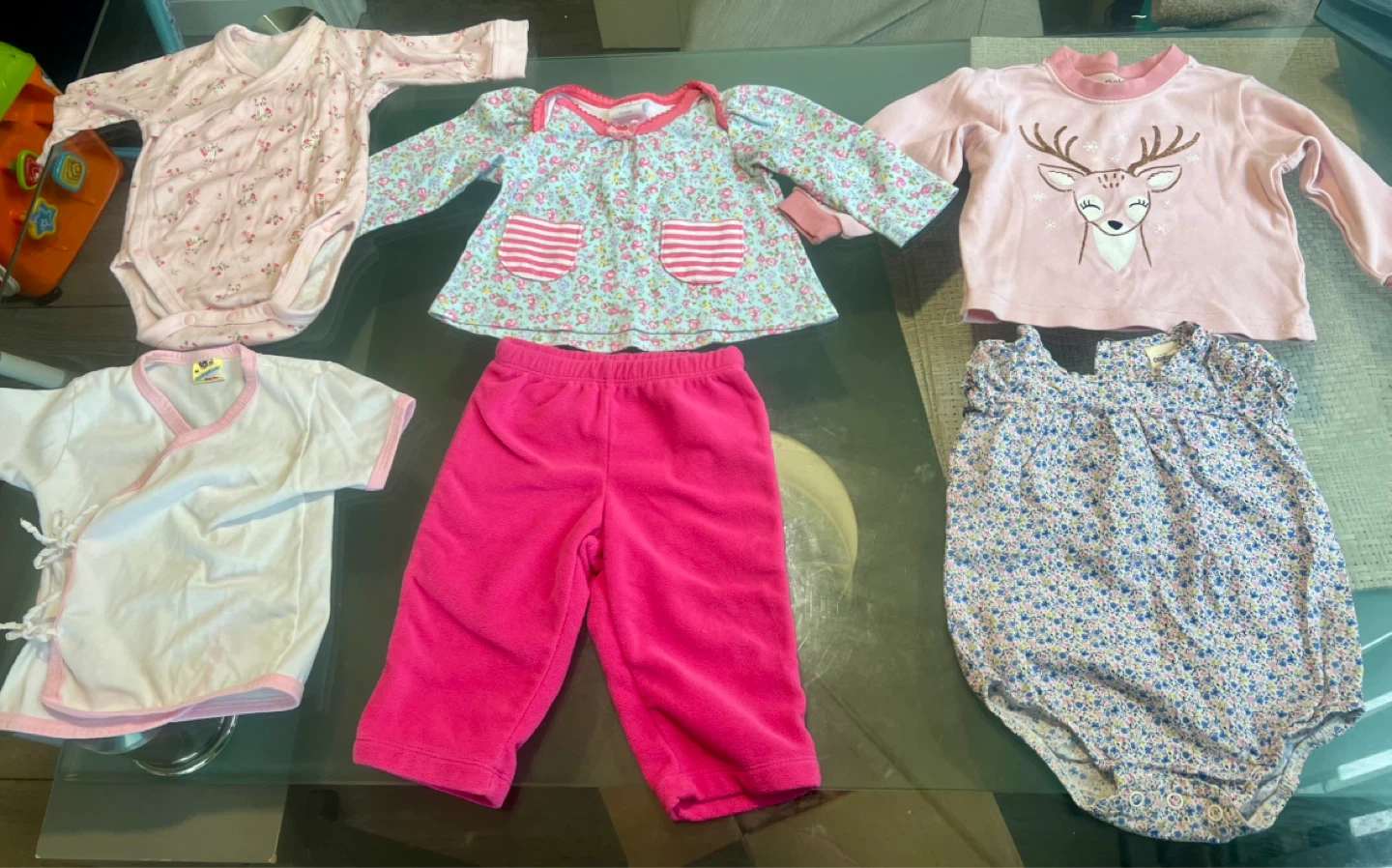 Baby Girl Clothes Bundle (0-6mos) - photo 3