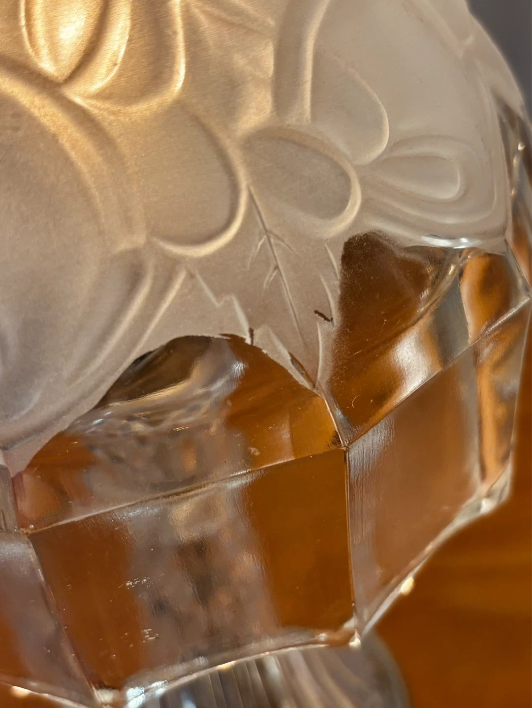 Vintage Crystal Glass Accent Lamp with Frosted Floral Shade - photo 4