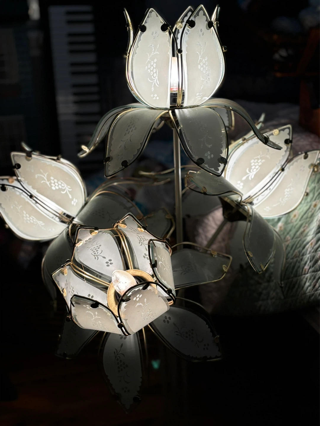 Vintage Lotus Lamp - photo 2