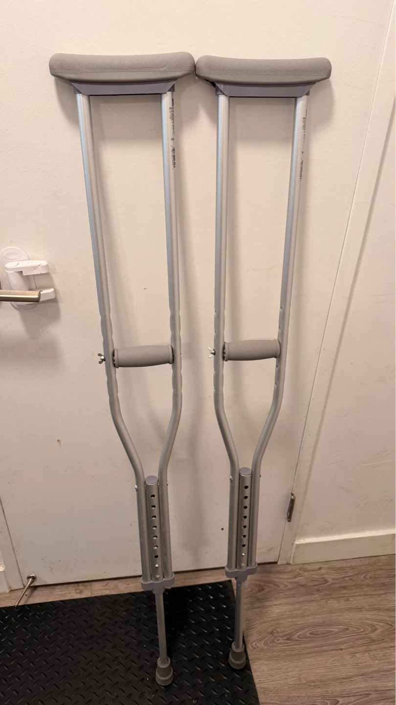 Adjustable Aluminum Crutches