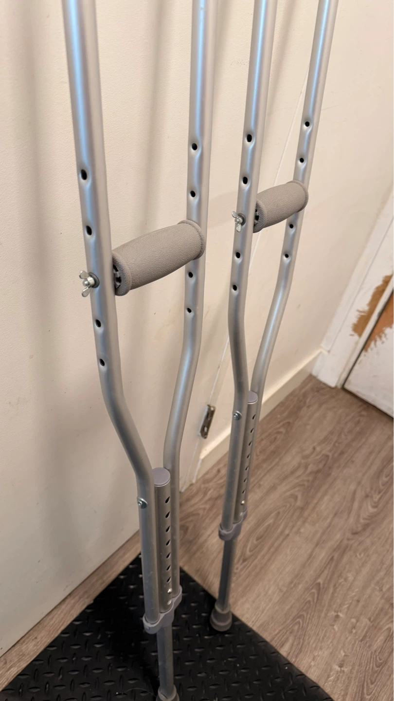 Adjustable Aluminum Crutches - photo 3