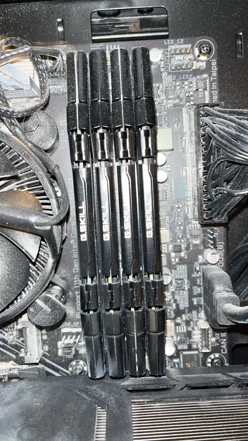 Aorus Thermaltake ATX Computer - photo 3