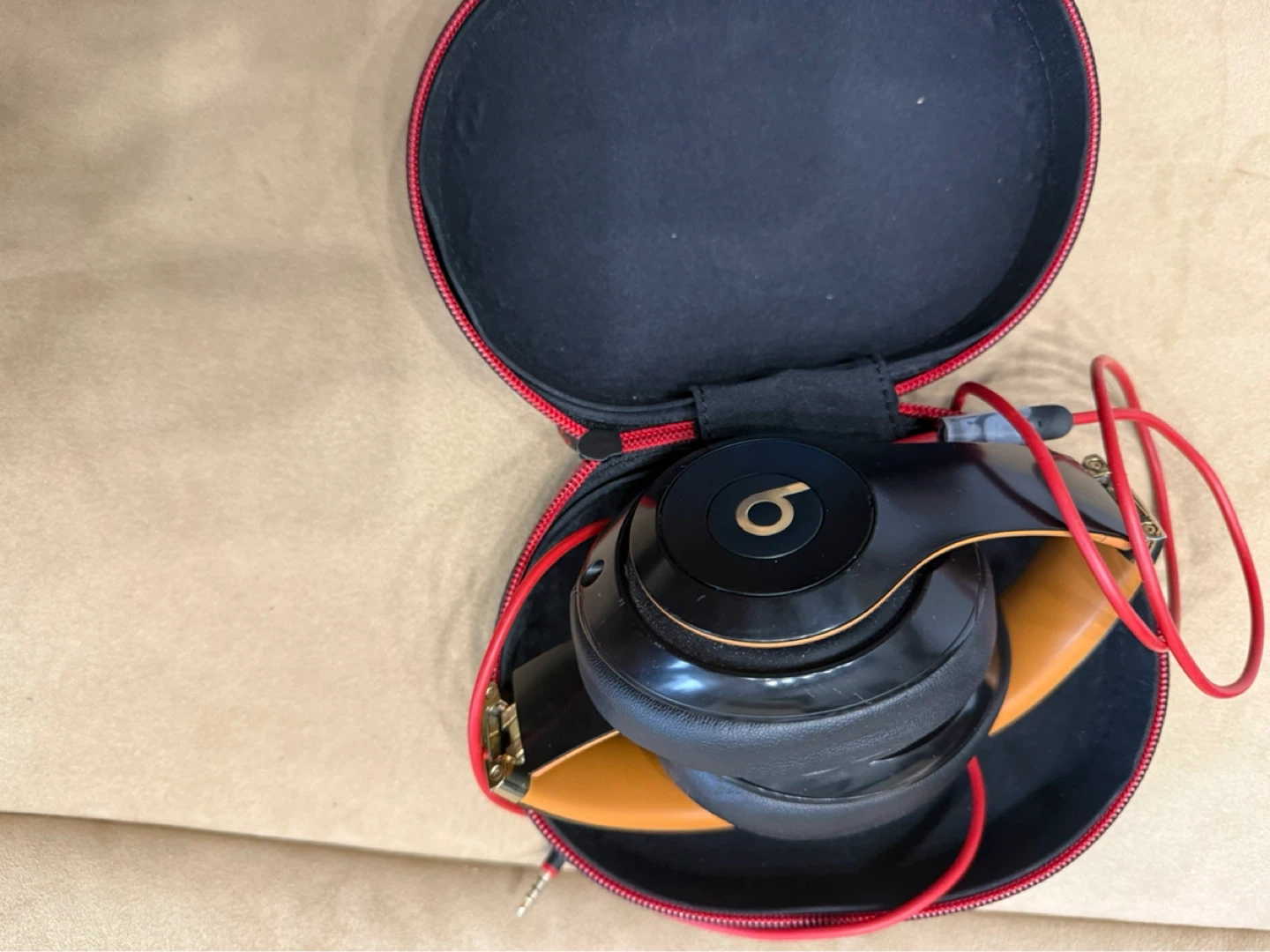 Beats Studio Headphones with Case - photo 2