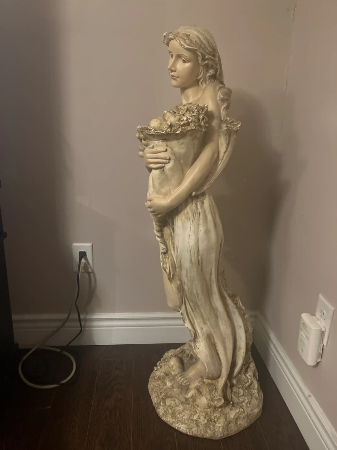 Vintage Woman Statue - photo 2